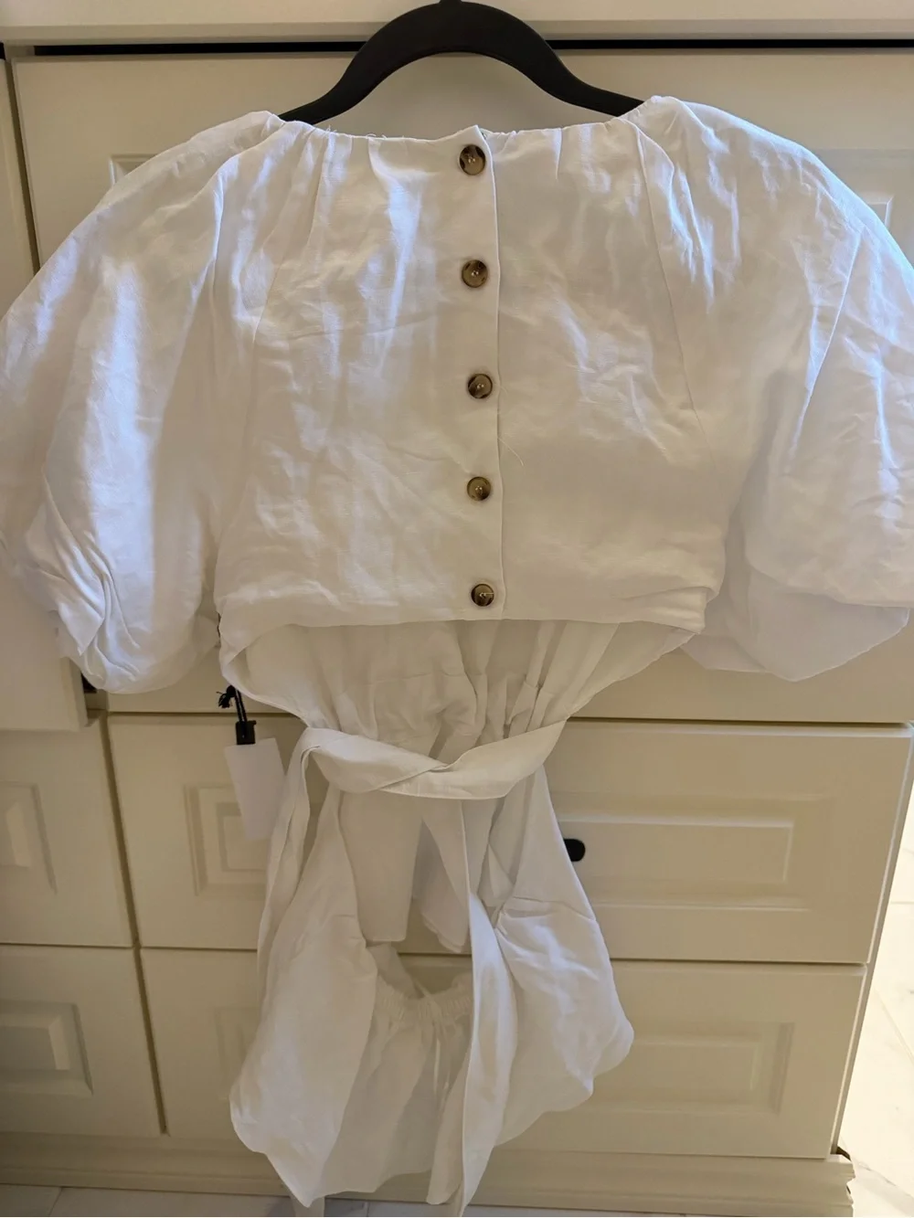 ASTR the label Vendetti open back linen blend top size S